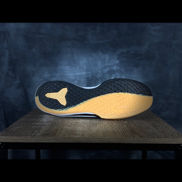 SOLD - NEW Mamba Focus (Kobe) - Size 14 - Picture 7 of 8